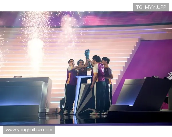 FPX在世界冠军杯中的个人能力展现与团队协作的完美结合分析