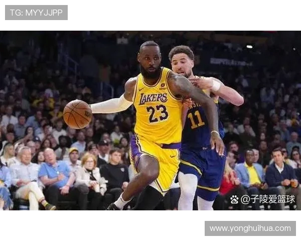 19日勇士与湖人激战正酣谁能在这场对决中笑到最后